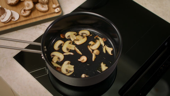 Eva Trio - Grey Line Sauterpande Ø 24 cm - Rustfrit stål - Slip-Let® belægning