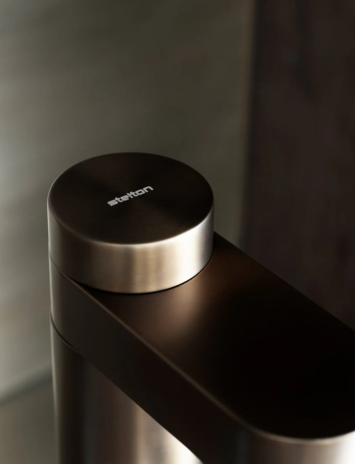 Stelton - Sodavandsmaskine BRUS dark brown metallic