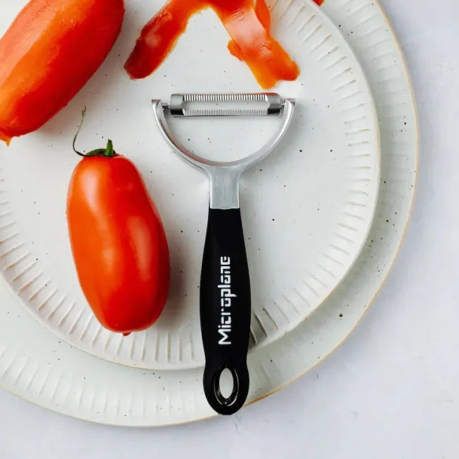 Microplane - Y-formad skalare med tandad kant Professional