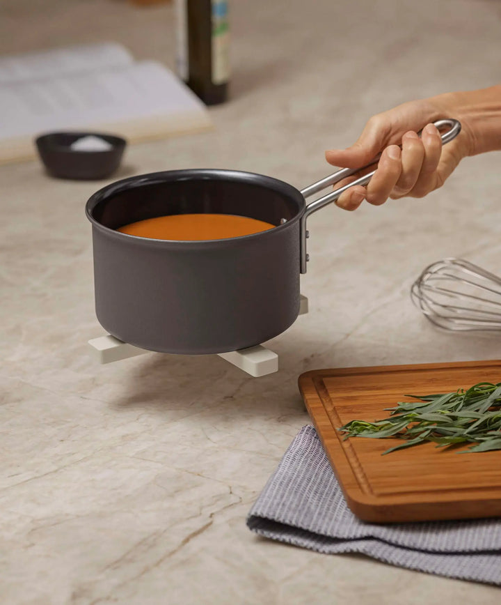 Eva Solo - Nordic Kitchen Magnetisk Bordskåner L 19,5 cm - Nylon/silikone - Coconut