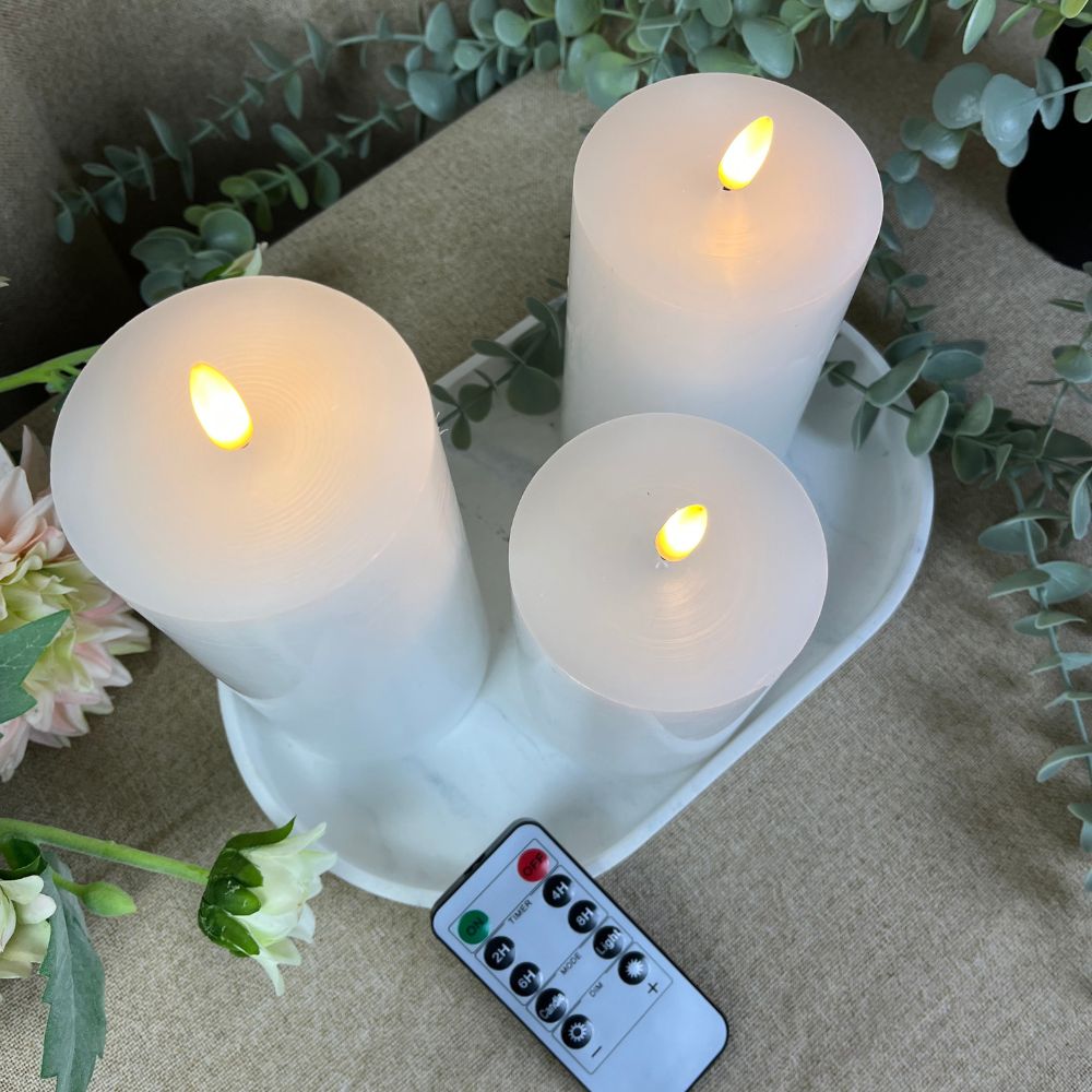 3 LED Bloklys med 3D flamme og fjernbetjening Ø7,5 cm - Hvid