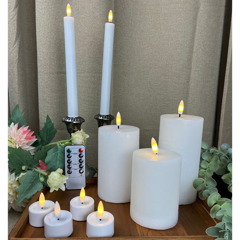 LED lyssæt 10 stk. 3 bloklys, 2 stagelys, 4 fyrfadslys, 1 remote