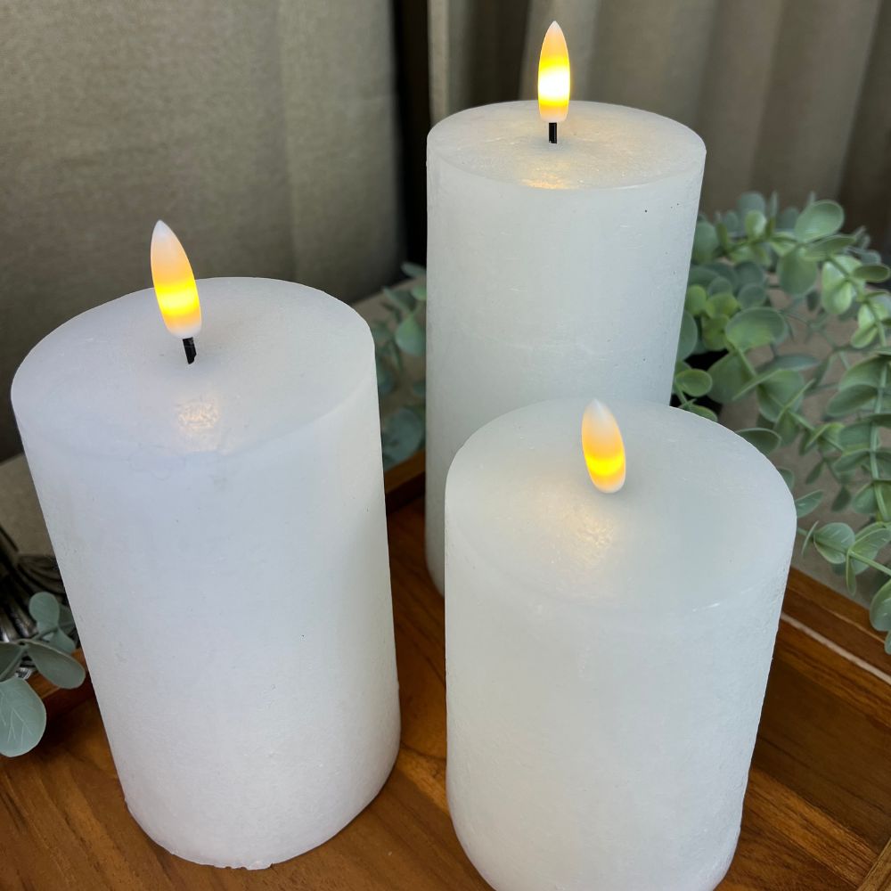 LED lyssæt 10 stk. 3 bloklys, 2 stagelys, 4 fyrfadslys, 1 remote