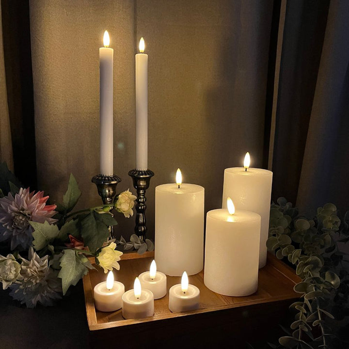 LED lyssæt 10 stk. 3 bloklys, 2 stagelys, 4 fyrfadslys, 1 remote