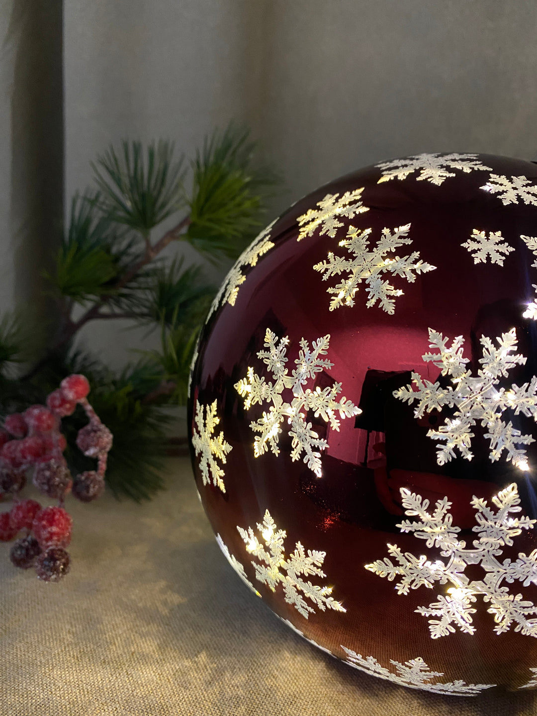 Julekugle med LED og snefnug Ø20 cm