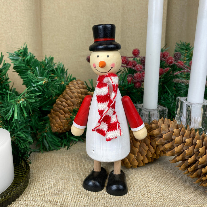 Snemand med tørklæde - i fyrretræ 17,7 cm