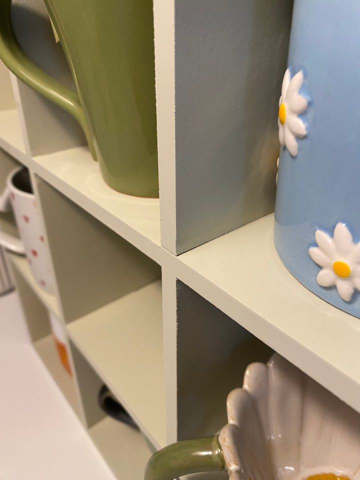 Reol til krus - sandfarvet