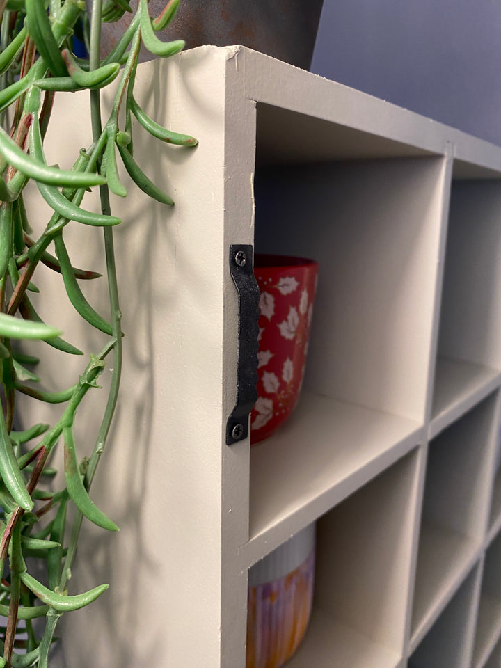 Reol til krus - sandfarvet