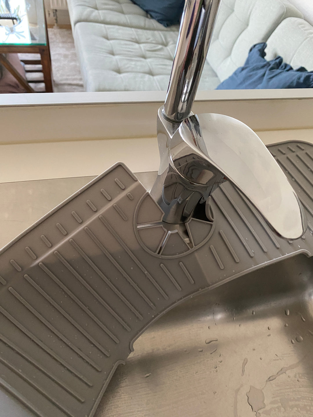 Silikonemåtte "SPLASH GUARD" til rundt om køkkenarmatur 45x14,5x0,5 cm