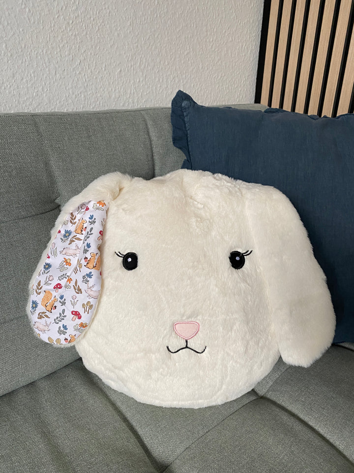 Pude med fyld 36x34x5 cm polyester kanin hvid