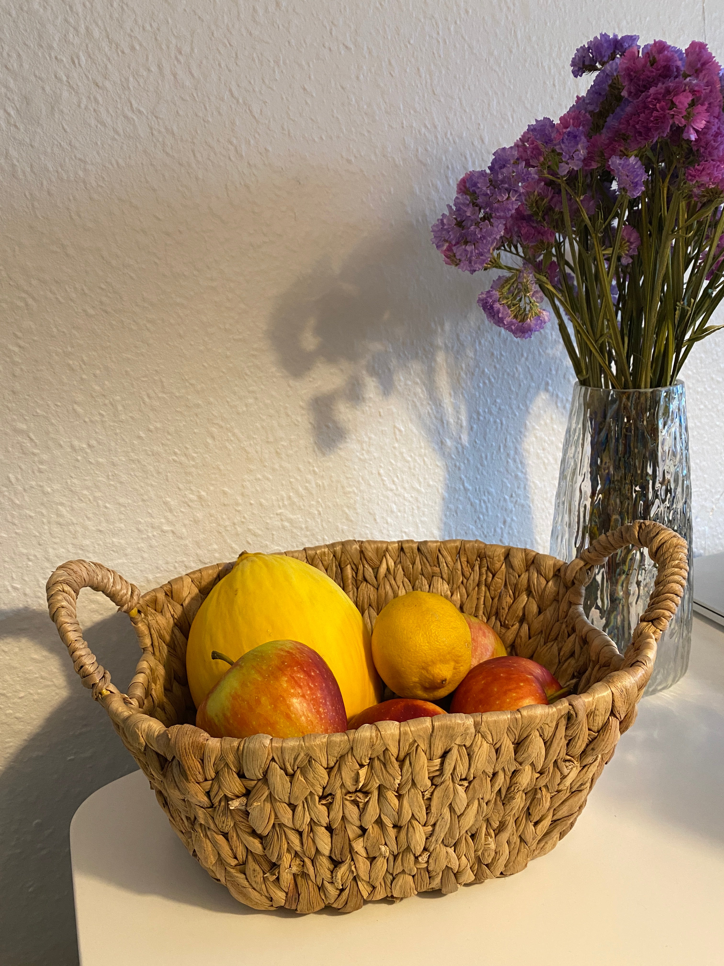 Kurv med håndtag i flet - 30x25x11 cm