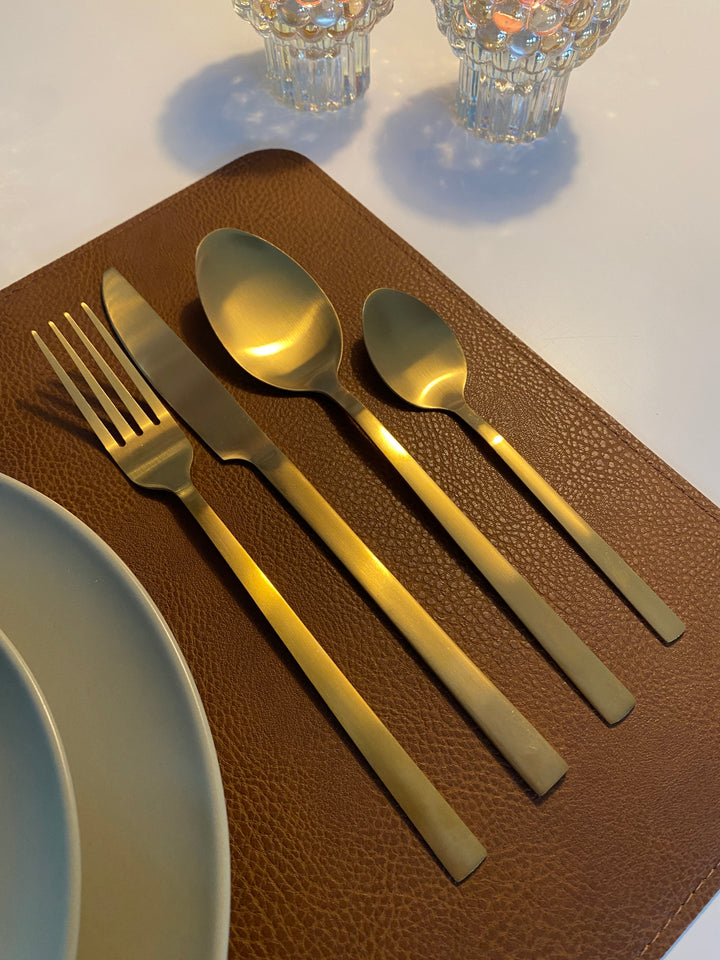 Bestiksæt 16 dele - Mat guld belægning Rustfrit stål