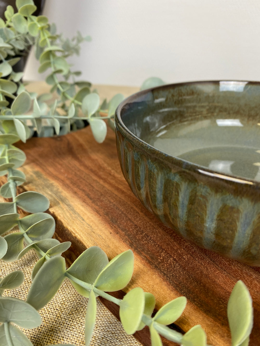 Skål med riller sand mørk grå/brun - Stor