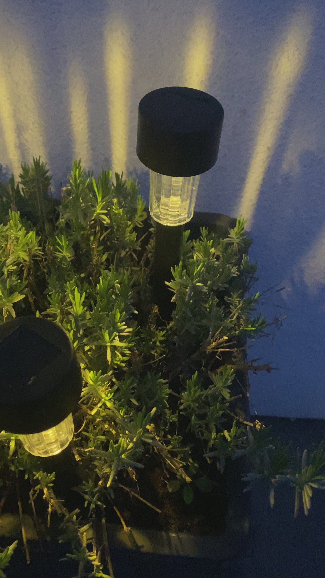 Solcellslampa 31,5 cm - svart plast