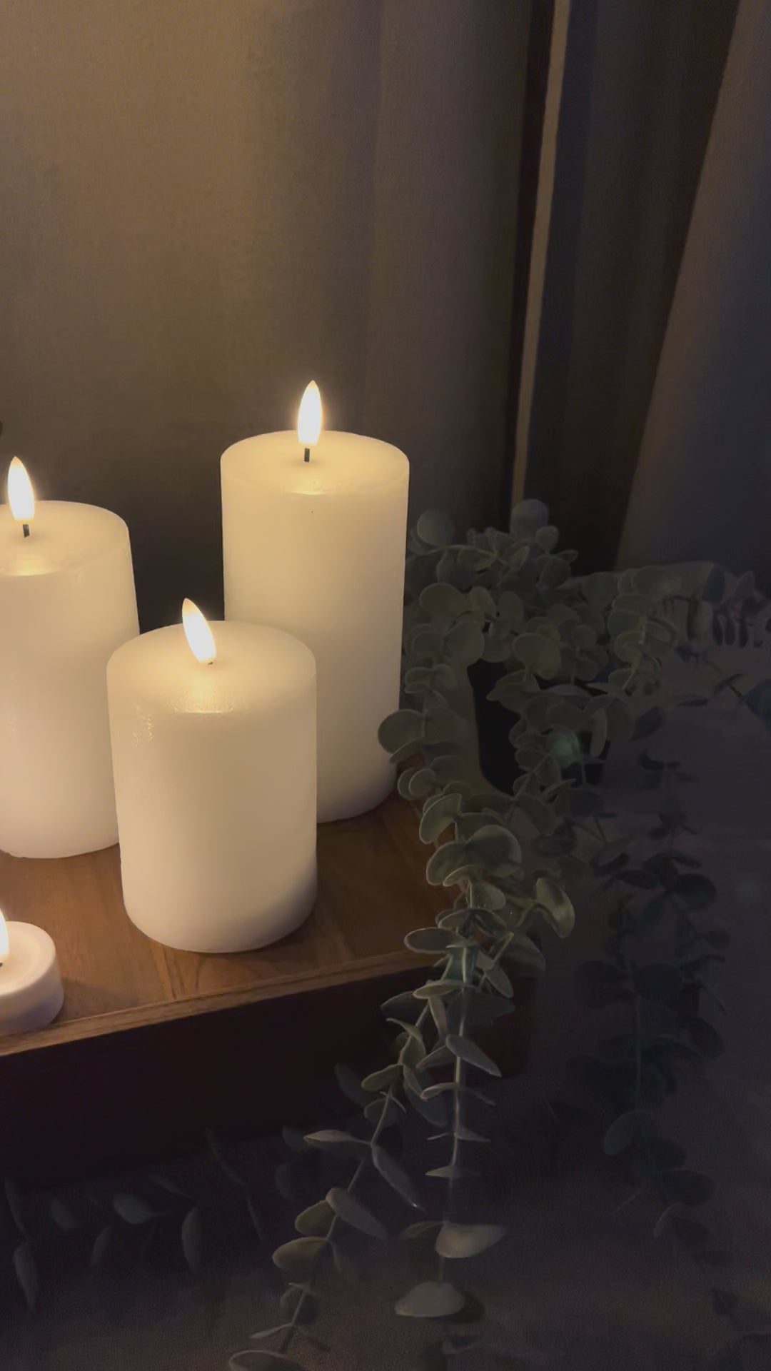 LED lyssæt 10 stk. 3 bloklys, 2 stagelys, 4 fyrfadslys, 1 remote