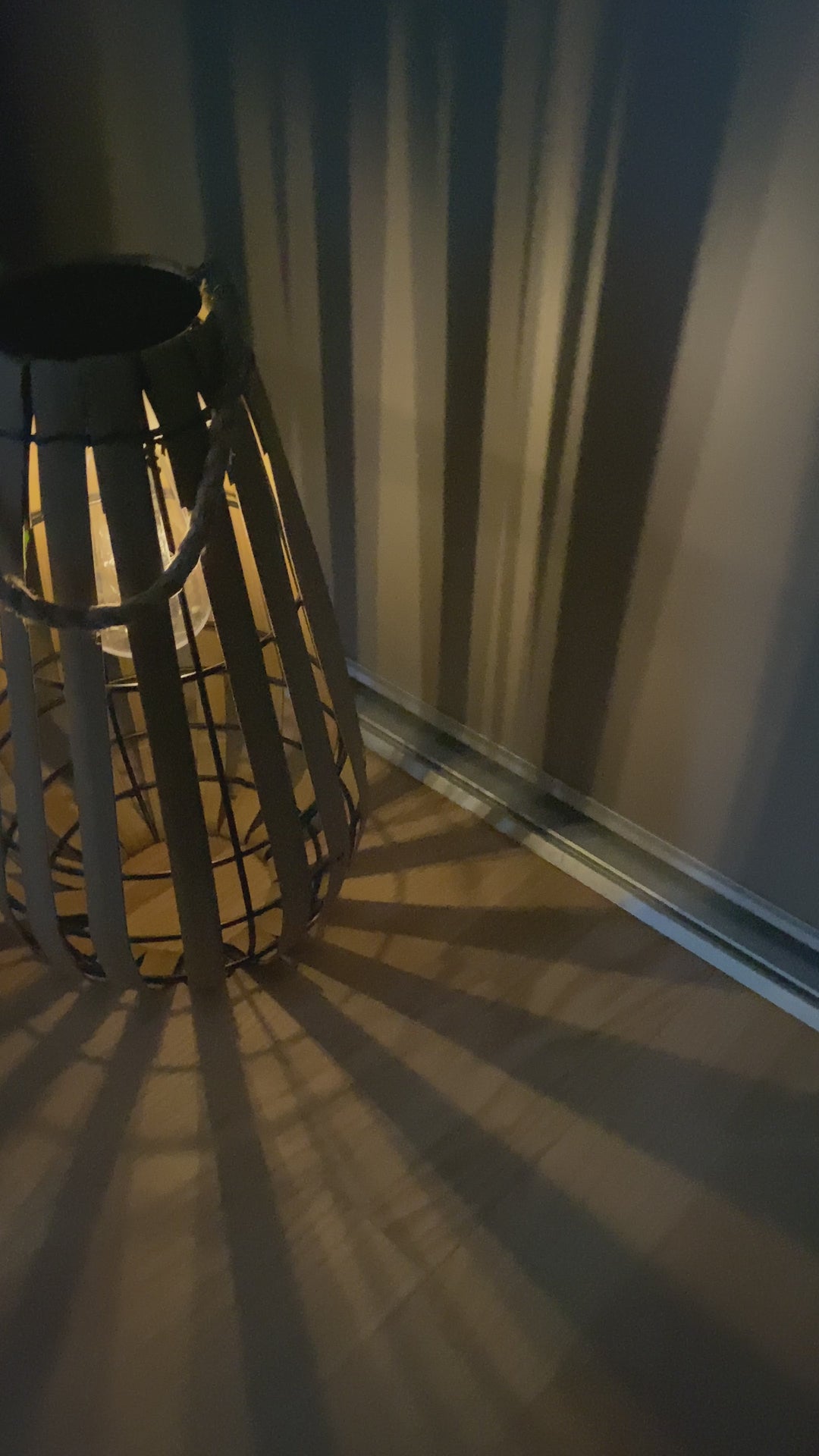 Solcellslykta med glödlampa - 33 cm i brunt