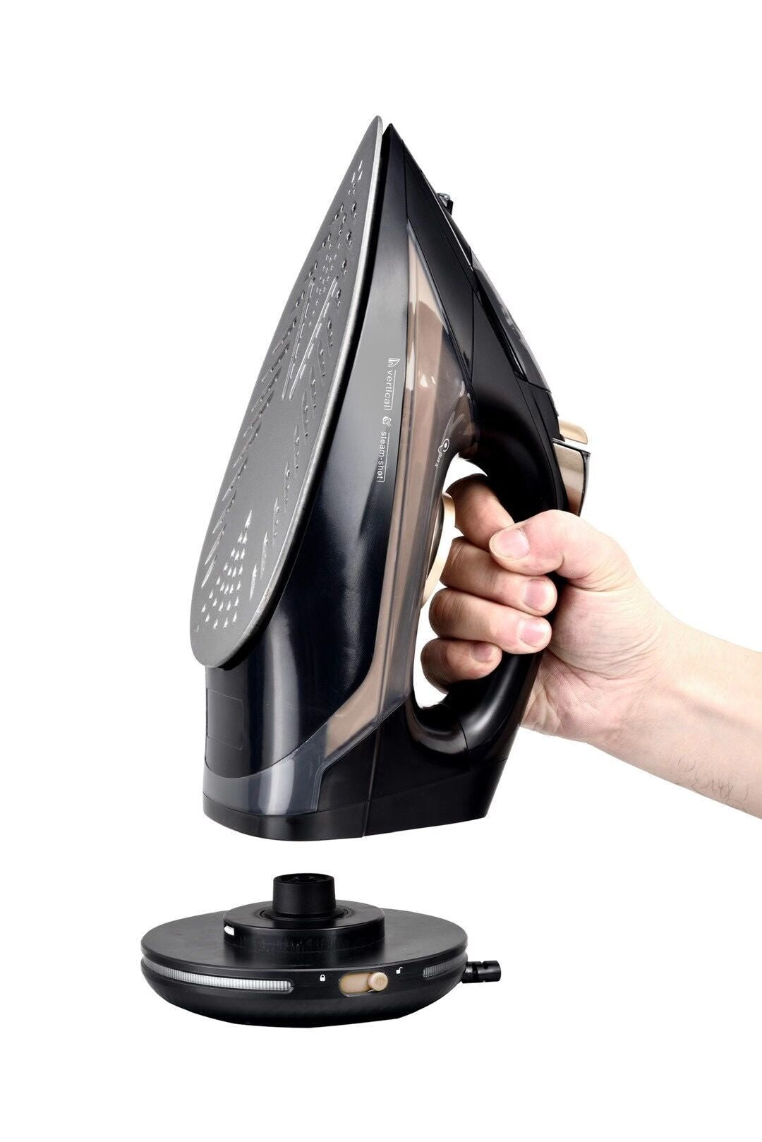 Conzept strygejern ledningsfrit 2200 W 420 ml. keramisk strygesål