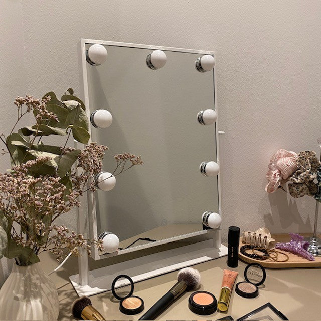 Make up spejl med 9 pærer 240 V