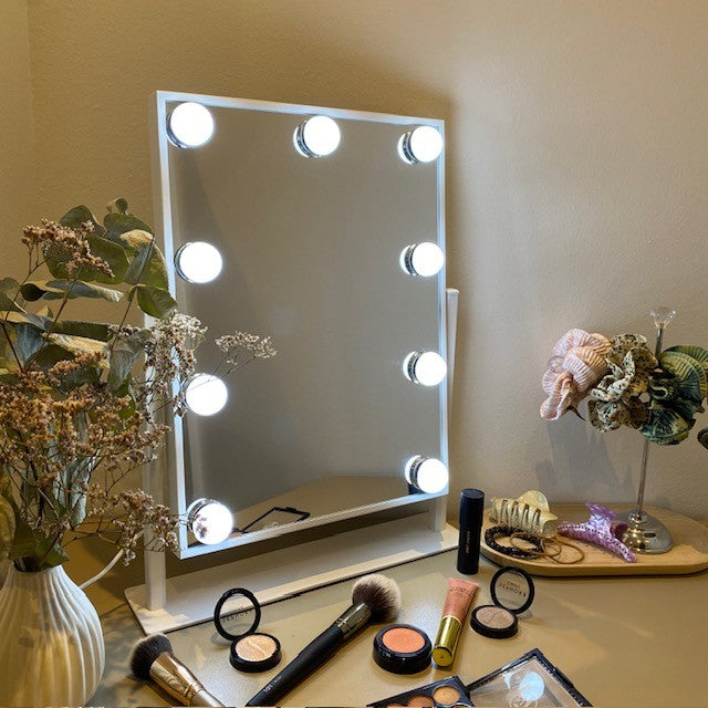 Make up spejl med 9 pærer 240 V