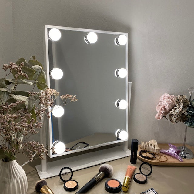 Make up spejl med 9 pærer 240 V