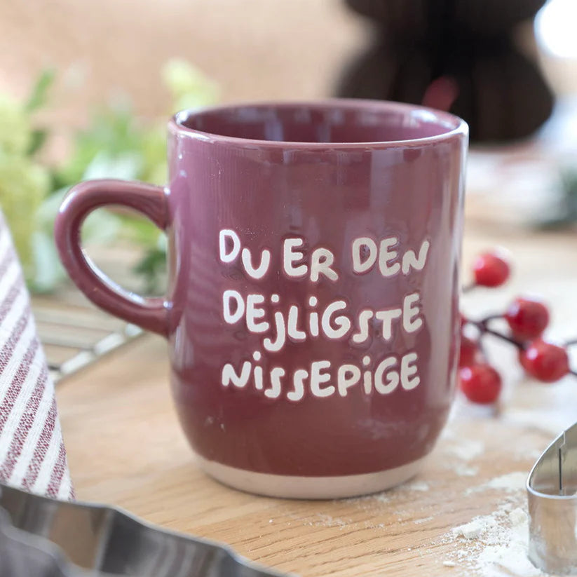 Det gamle apotek - Krus 30 cl. rød - Du er den dejligste nissepige
