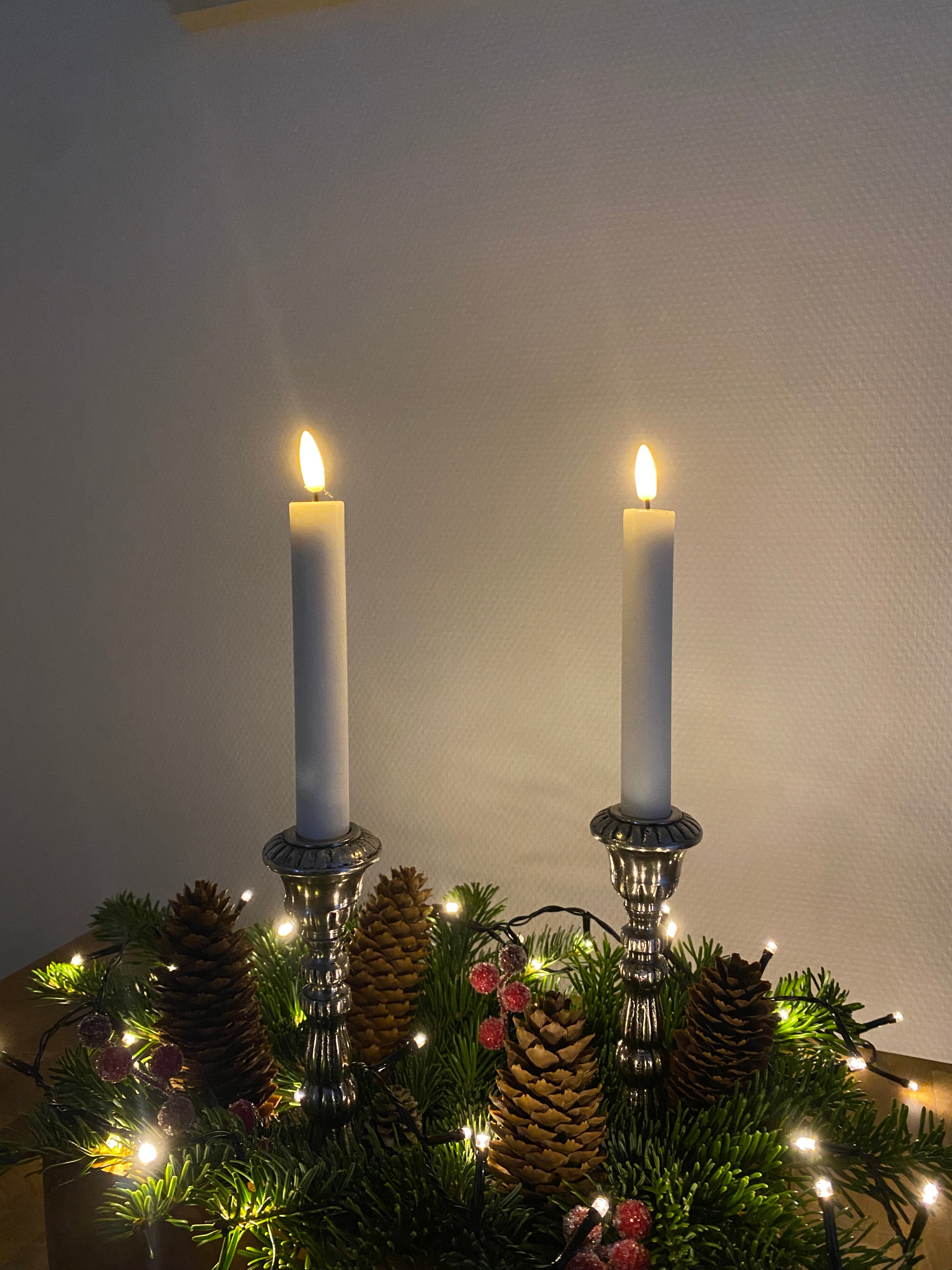 Conzept - 2 x Stagelys med 3D flamme Hvid - 18 cm