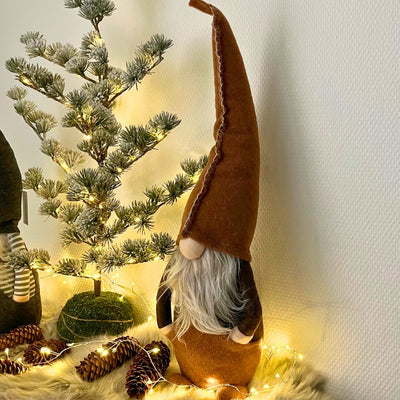 Dacore - Tomte med fickor/hatt 53 cm - filtbrun