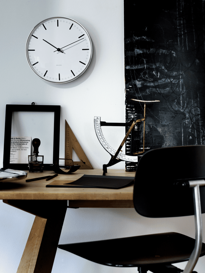 Arne Jacobsen - City Hall Vægur Ø29 cm hvid/sort
