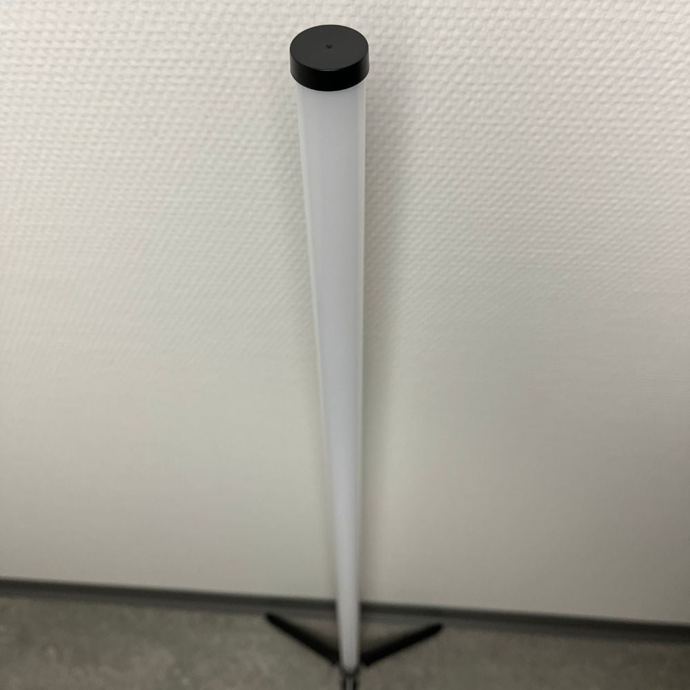 Grundig - Gulvlampe - med 16 farver og forskellige effekter 120 cm