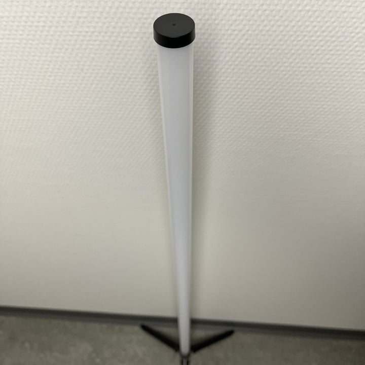 Grundig - Gulvlampe - med 16 farver og forskellige effekter 120 cm