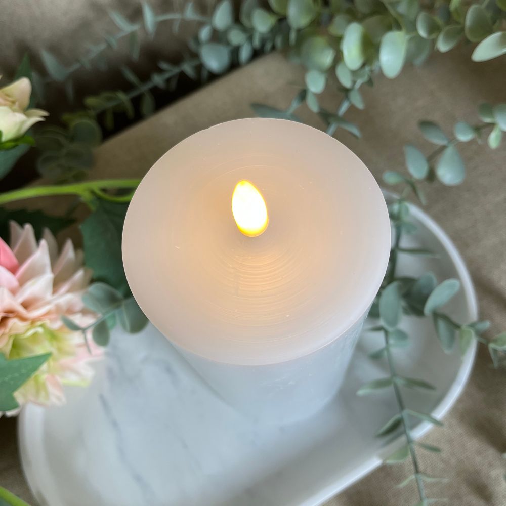 Conzept Electric - Bloklys 3D flamme 15 cm hvid med remote function