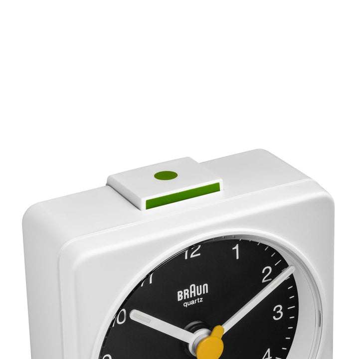Braun - Classic vækkeur BC02WB quartz firkantet - Hvid