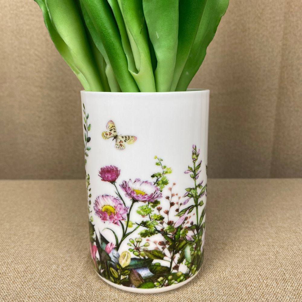 Porslinsvas - Flora - Ø8,9x13,1 cm