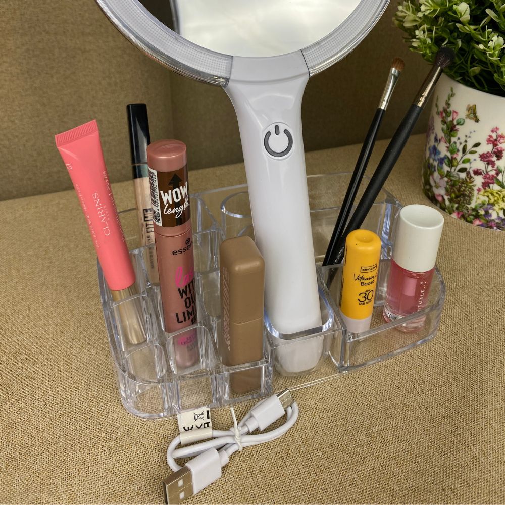 Makeup spejl med opbevaring og led lys