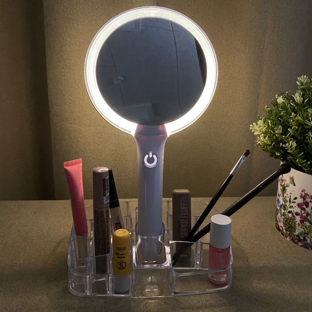 Makeup spejl med opbevaring og led lys