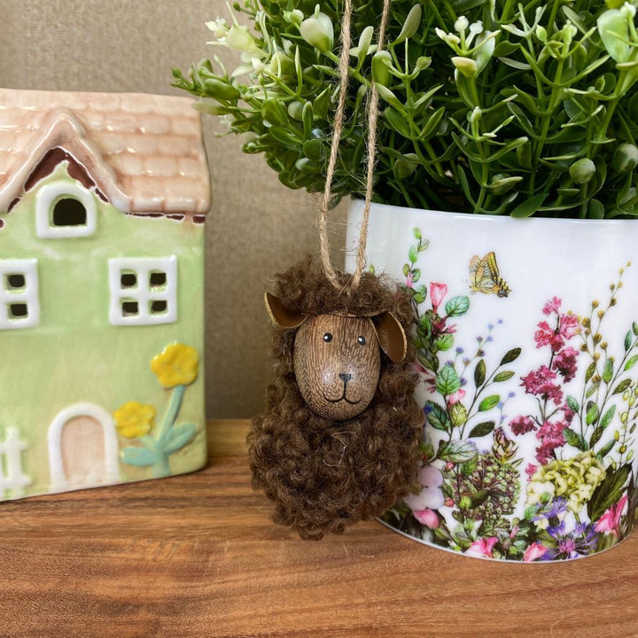 Får med fluffig pälshänge H7 cm - brunt