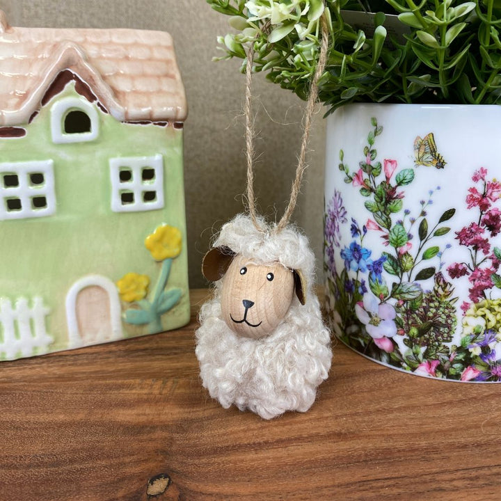 Får med fluffig pälshänge H7 cm - vit