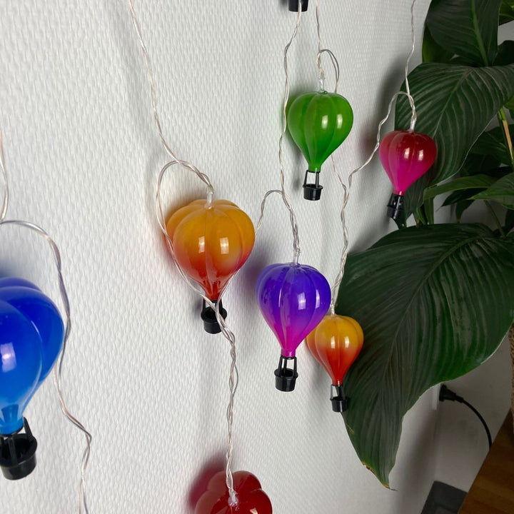 Conzept - Solcellsdriven ljusslinga med 10 luftballonger