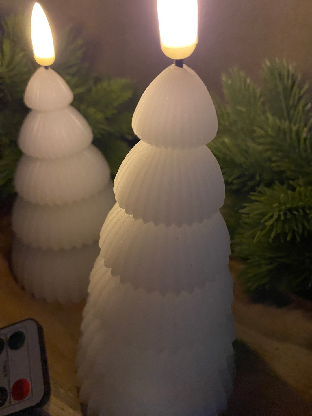 LED-julgran 2 st. i vitt - med fjärrkontroll 