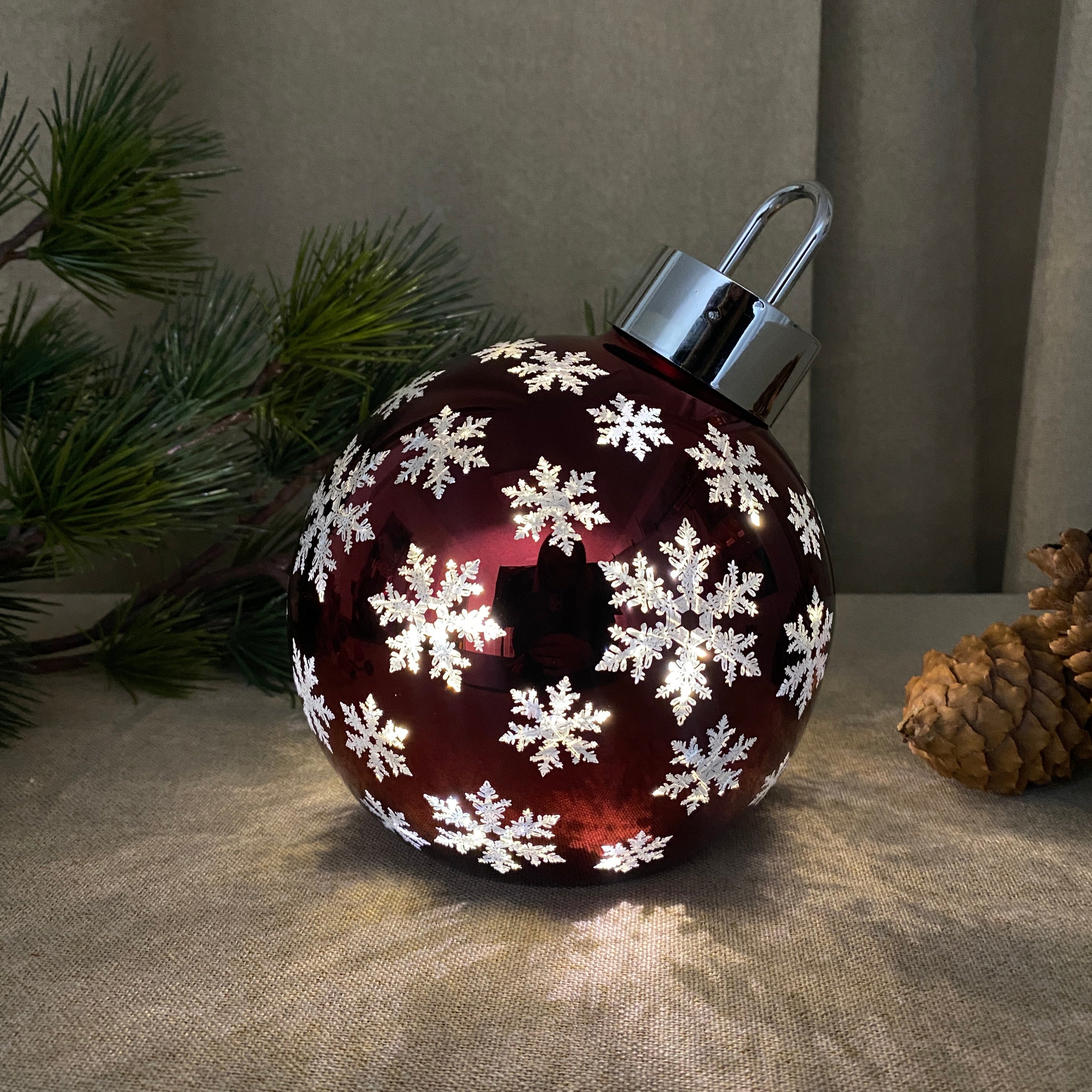 Julekugle med LED og snefnug Ø15 cm