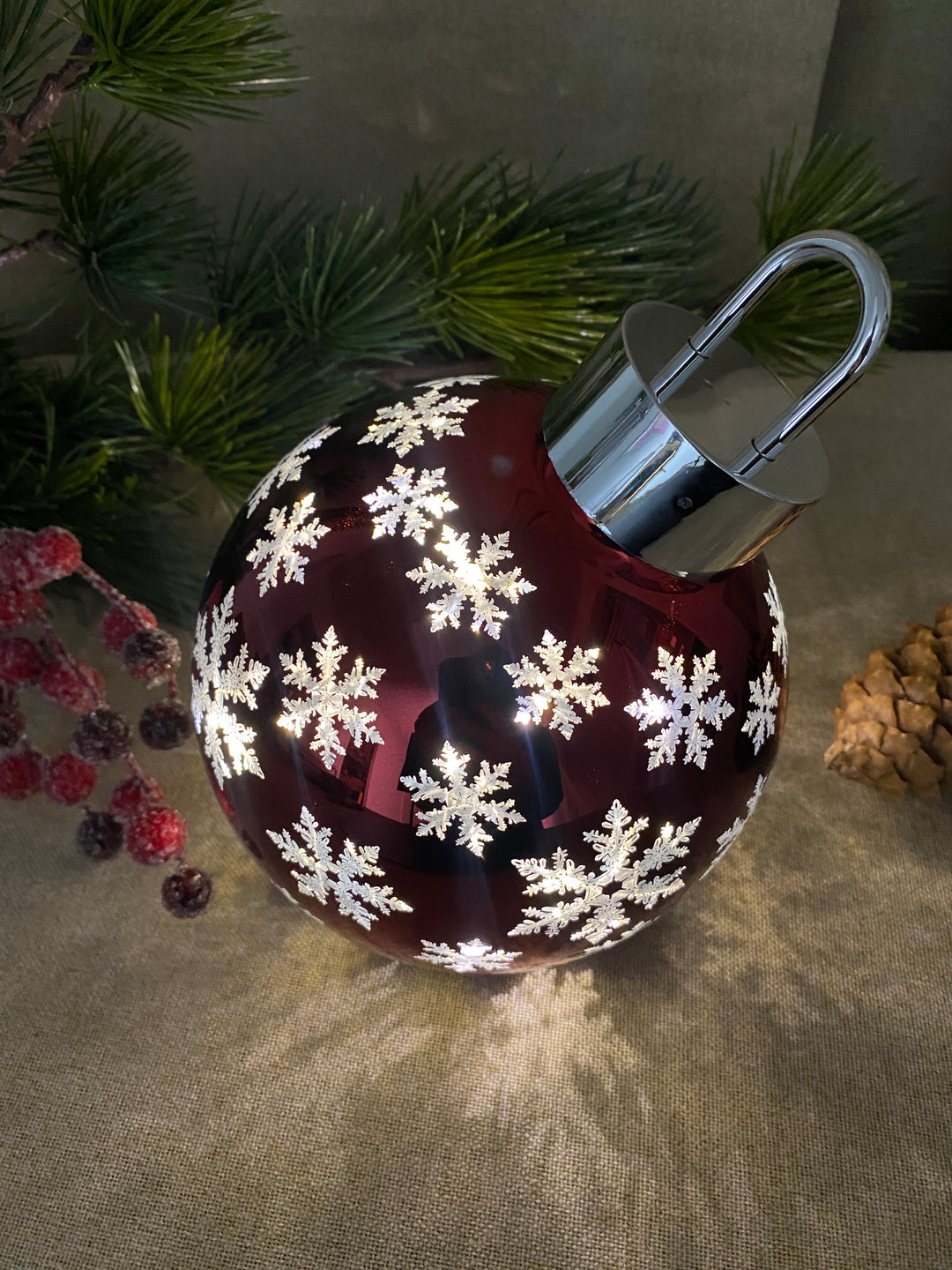 Julekugle med LED og snefnug Ø15 cm