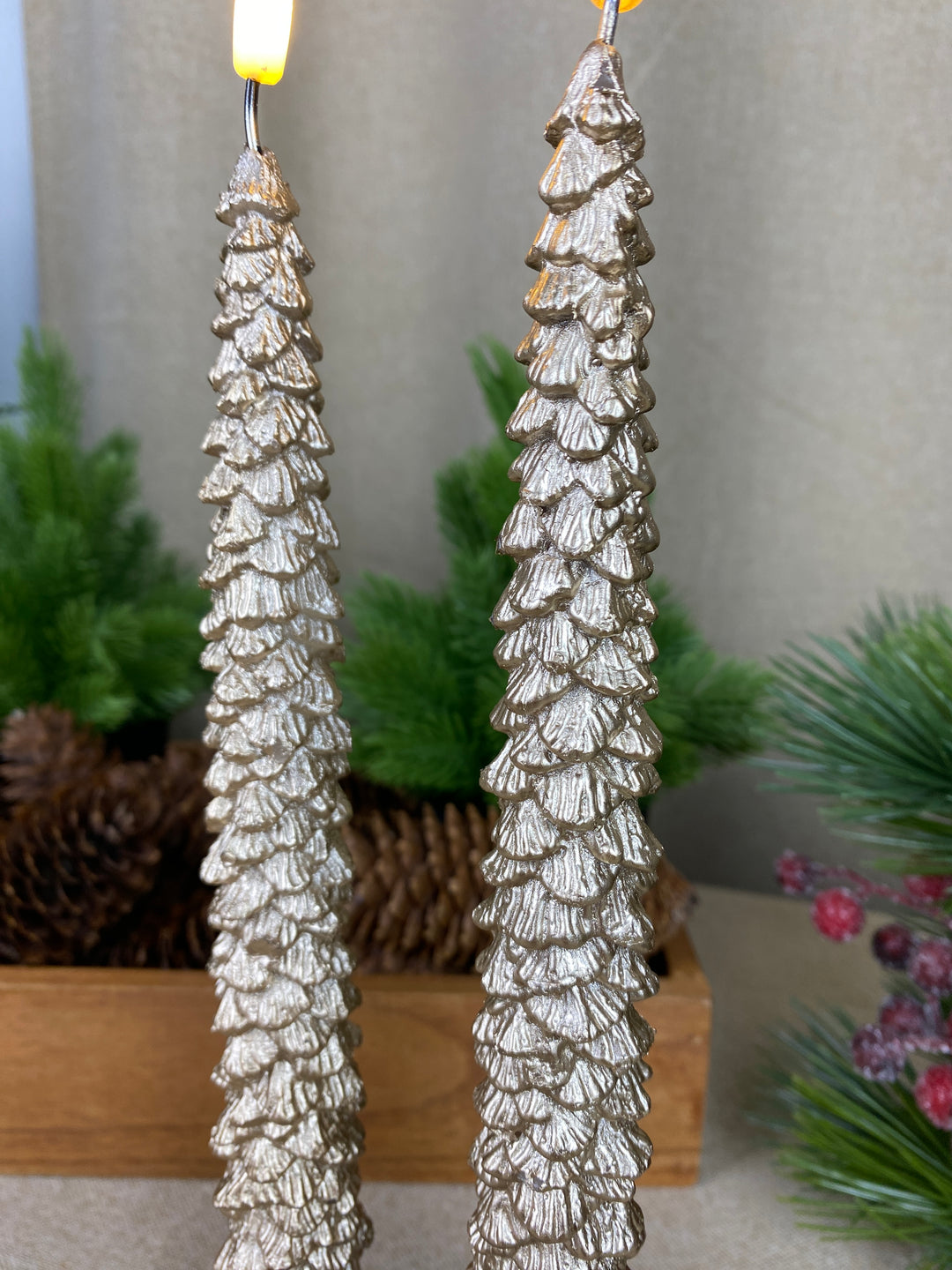 LED stagelys - juletræ i guld 2 stk. 25 cm med fjernbetjening