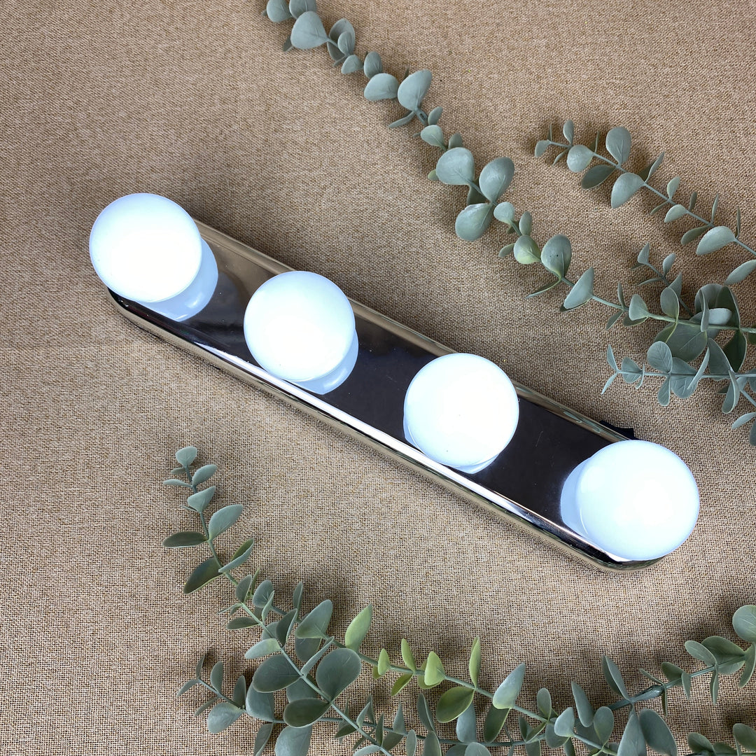 Grundig - Led lys med 4 pære - til batteri