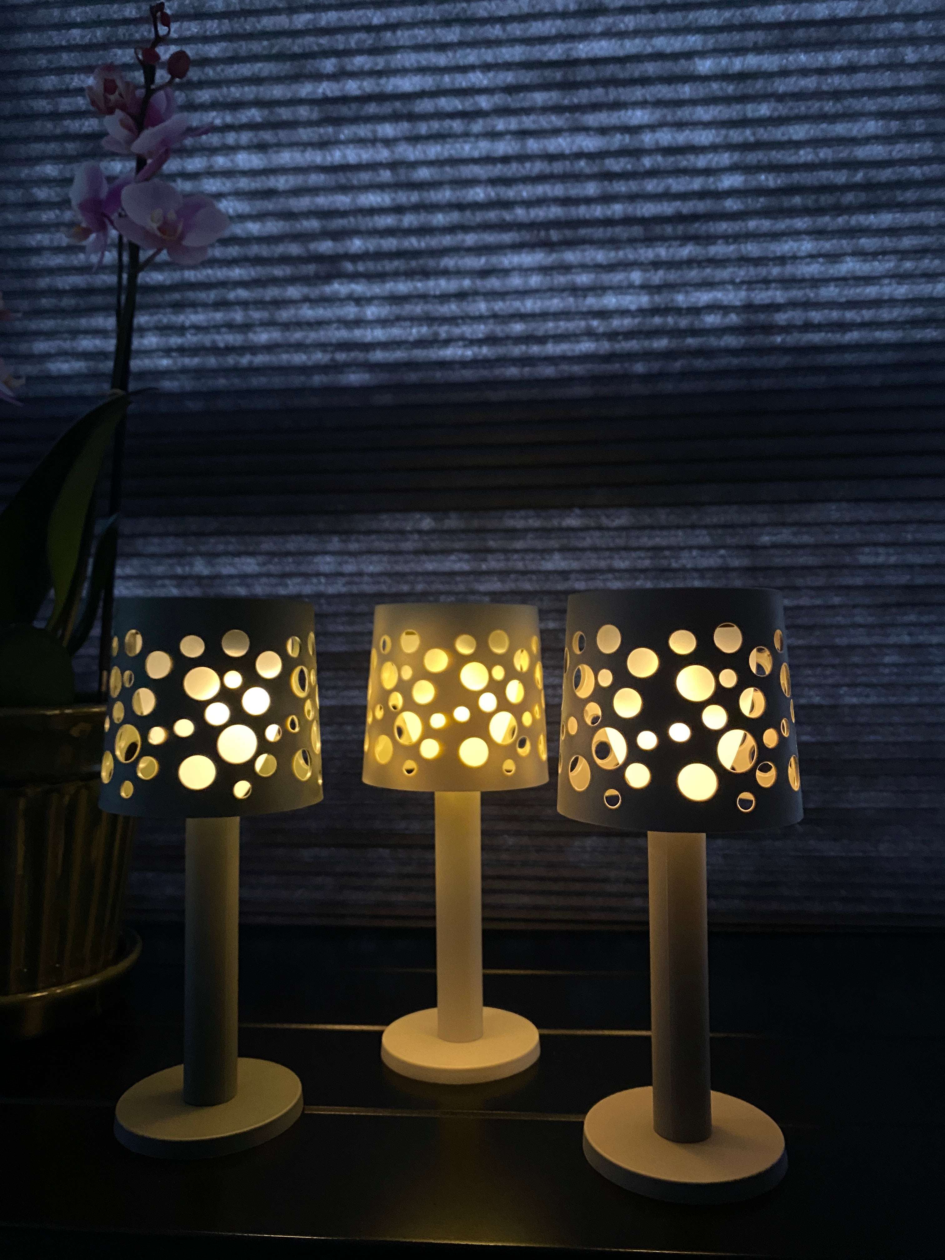 Solcellsdriven bordslampa 1 st. - blandade färger