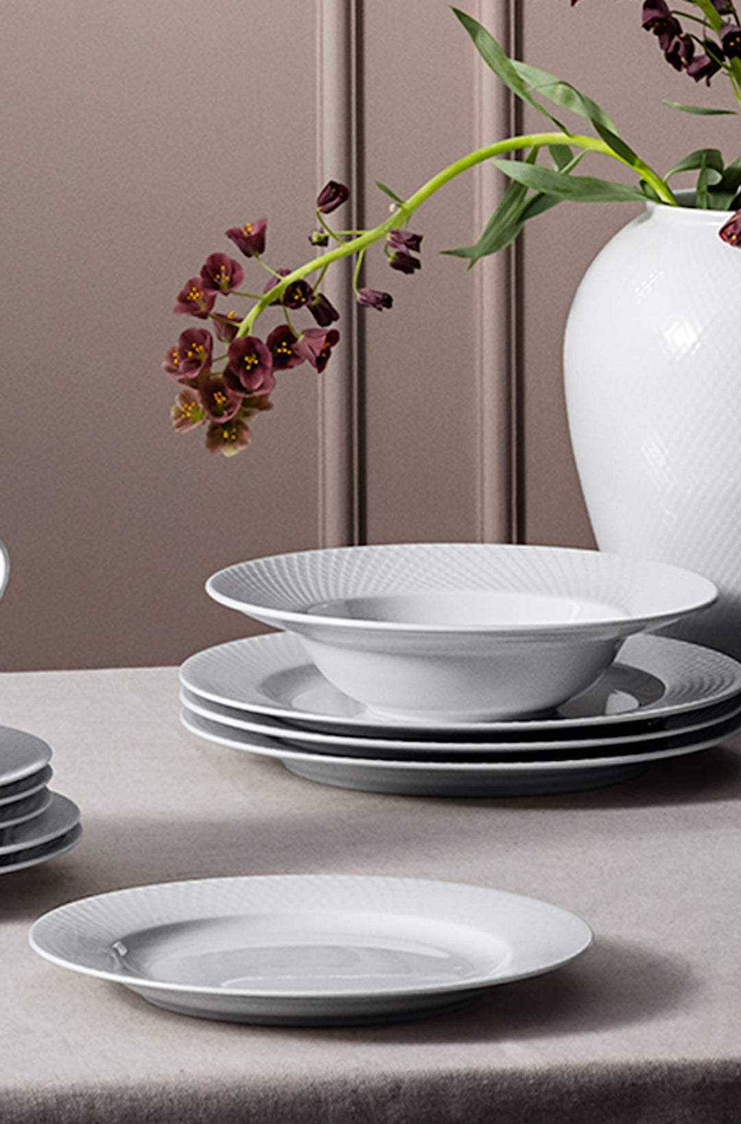 Lyngby Porcelæn - Rhombe dyb tallerken hvid 23 cm