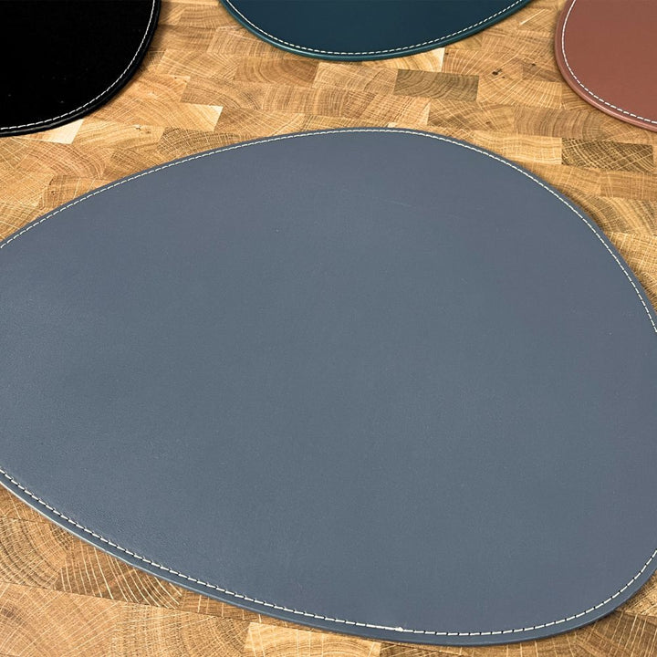 Dacore – Bordsunderlägg Läderlook Oval-ljusgrå 33x41 cm