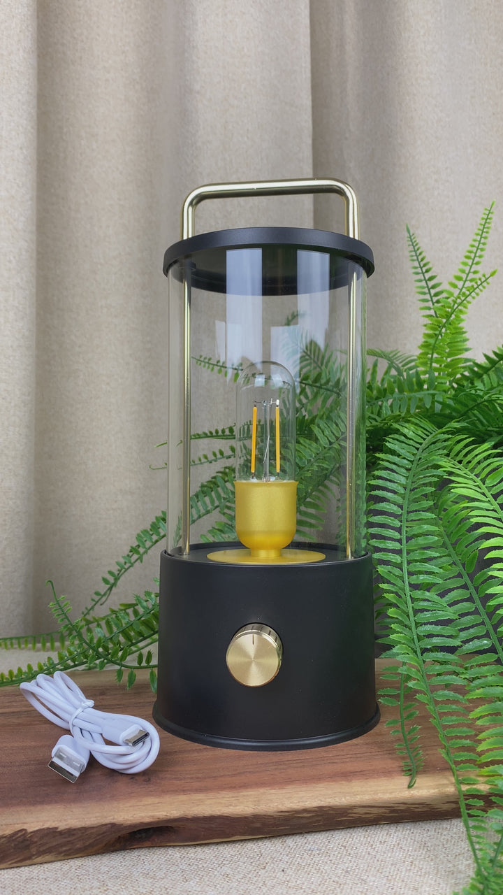 Lampe med håndtag og messing drejeknap - genopladelig