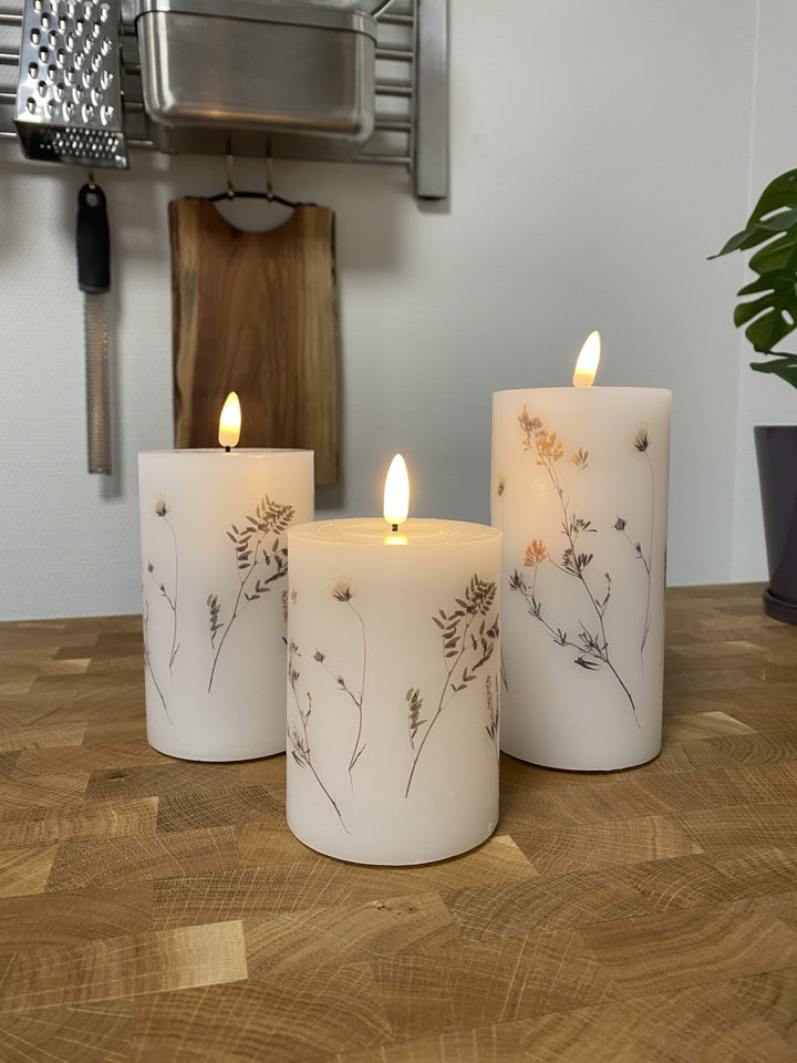 LED bloklys blomst S/3 - D7,5x10/12,5/15 cm remote hvid