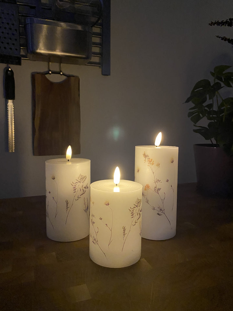 LED bloklys blomst S/3 - D7,5x10/12,5/15 cm remote hvid