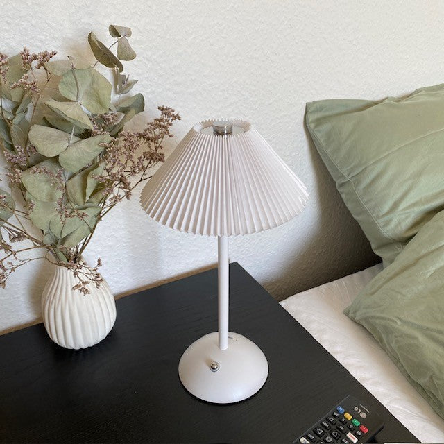 Opladelig lampe - plisse touch H30 cm jern hvid